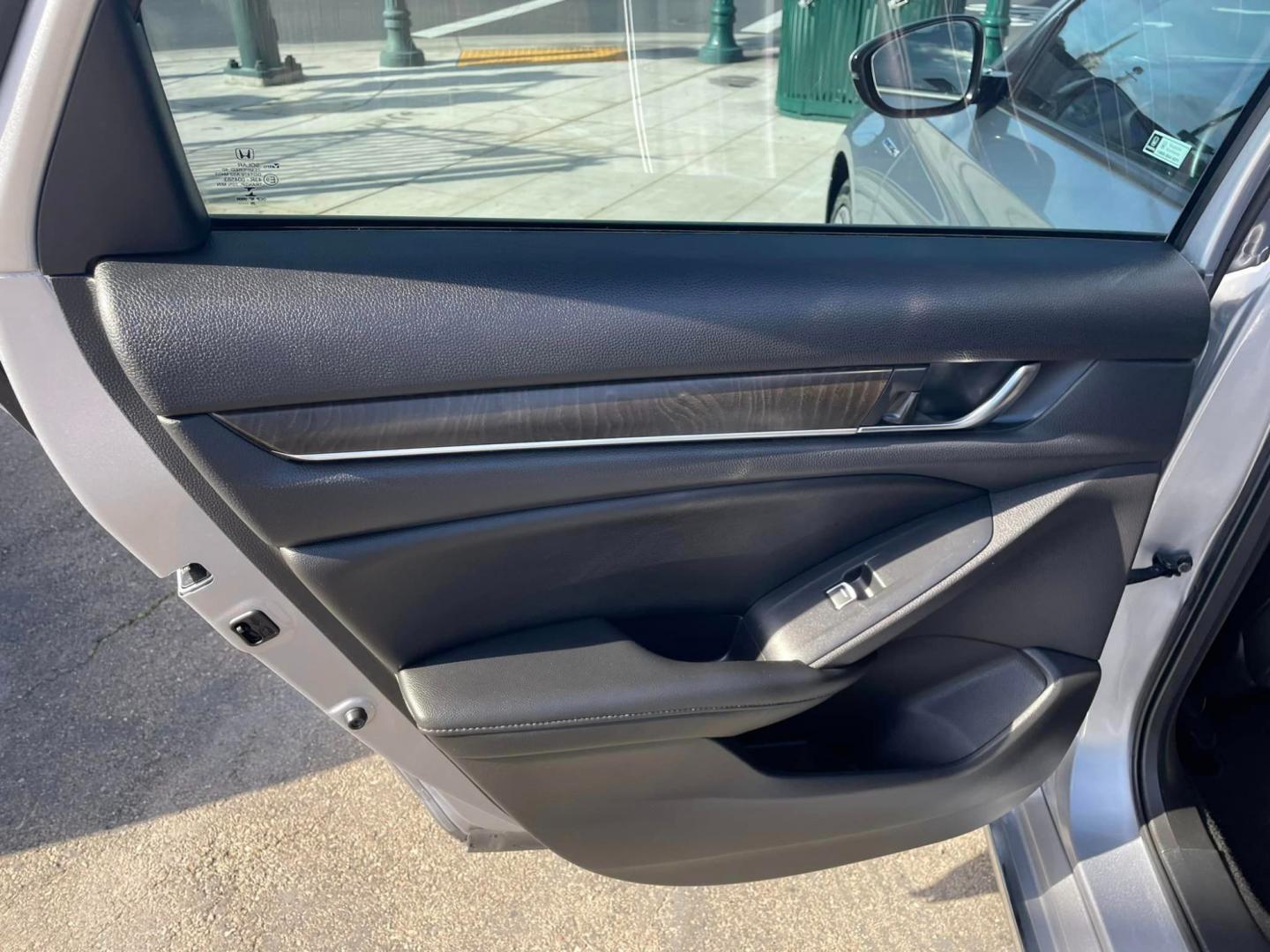 2020 SILVER /BLACK Honda Accord Hybrid EX-L (1HGCV3F53LA) with an 2.0L L4 DOHC 16V HYBRID engine, CVT transmission, located at 744 E Miner Ave, Stockton, CA, 95202, (209) 944-5770, 37.956863, -121.282082 - Photo#10